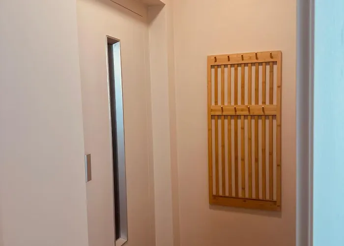 Christina's 1 Bed-first Floor 4 Min From Lejlighed