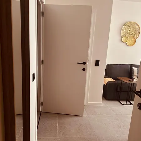 Christina's 1 Bed-first Floor * Ostende