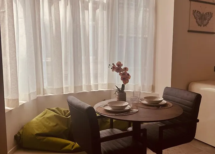 Christina's 1 Bed-first Floor 4 Min From Apartman