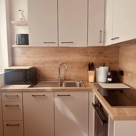 Christina's 1 Bed-first Floor * Ostenda